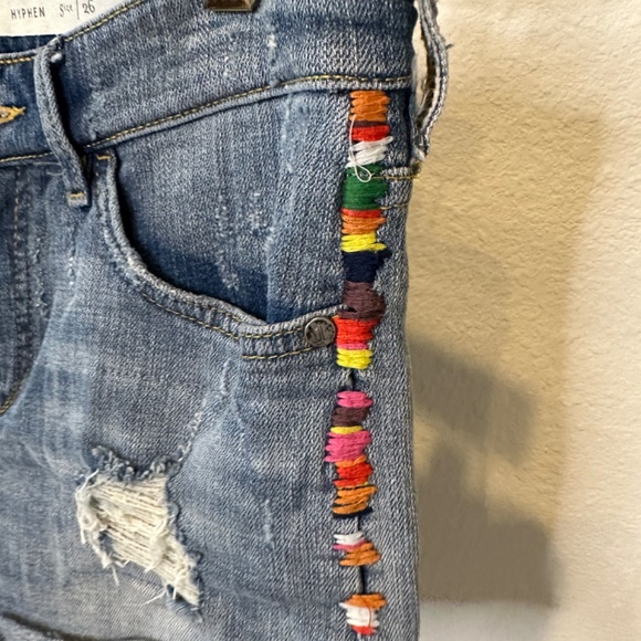Embroidered Frayed Denim Shorts - Picture 2 of 5